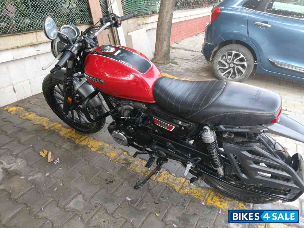 Red Honda CB350RS Red Honda CB350RS