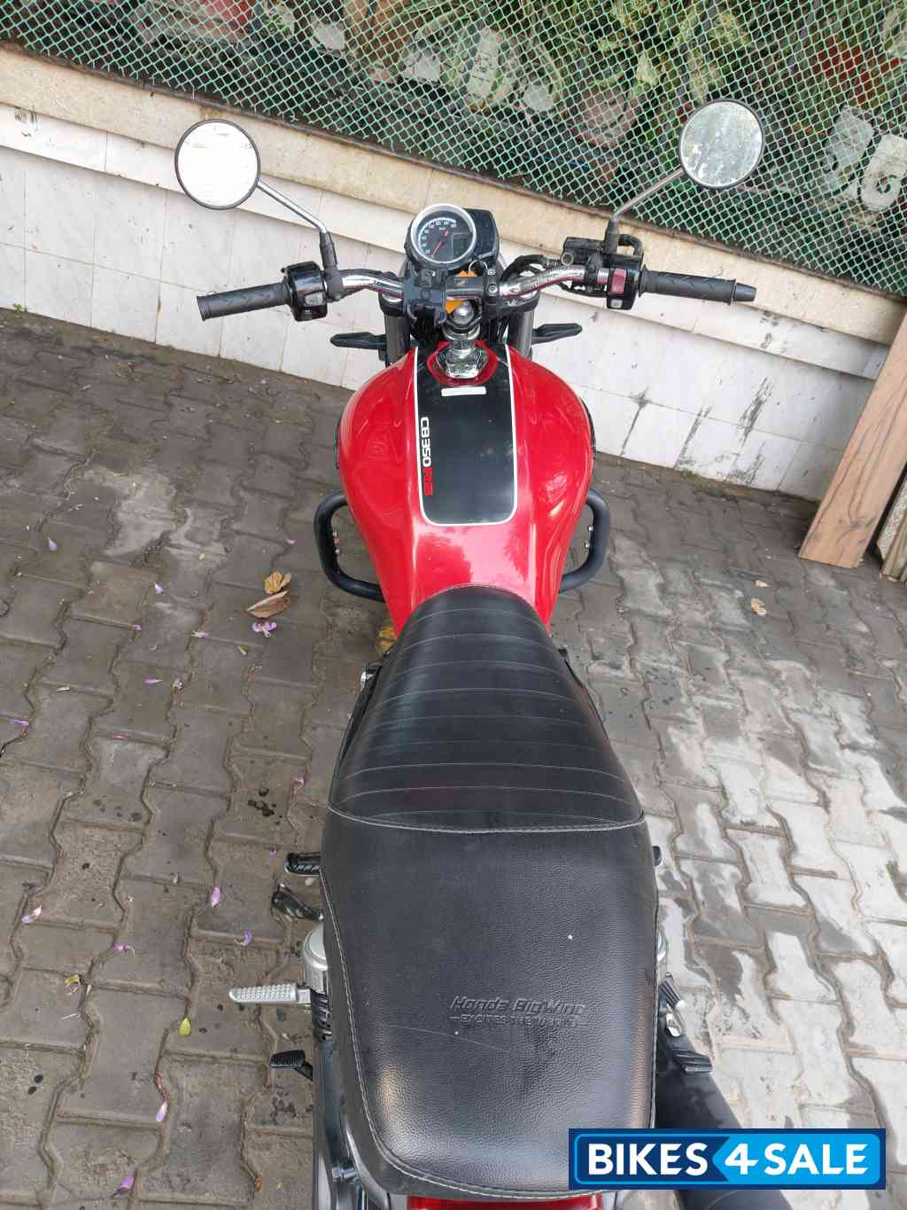 Red Honda CB350RS Red Honda CB350RS