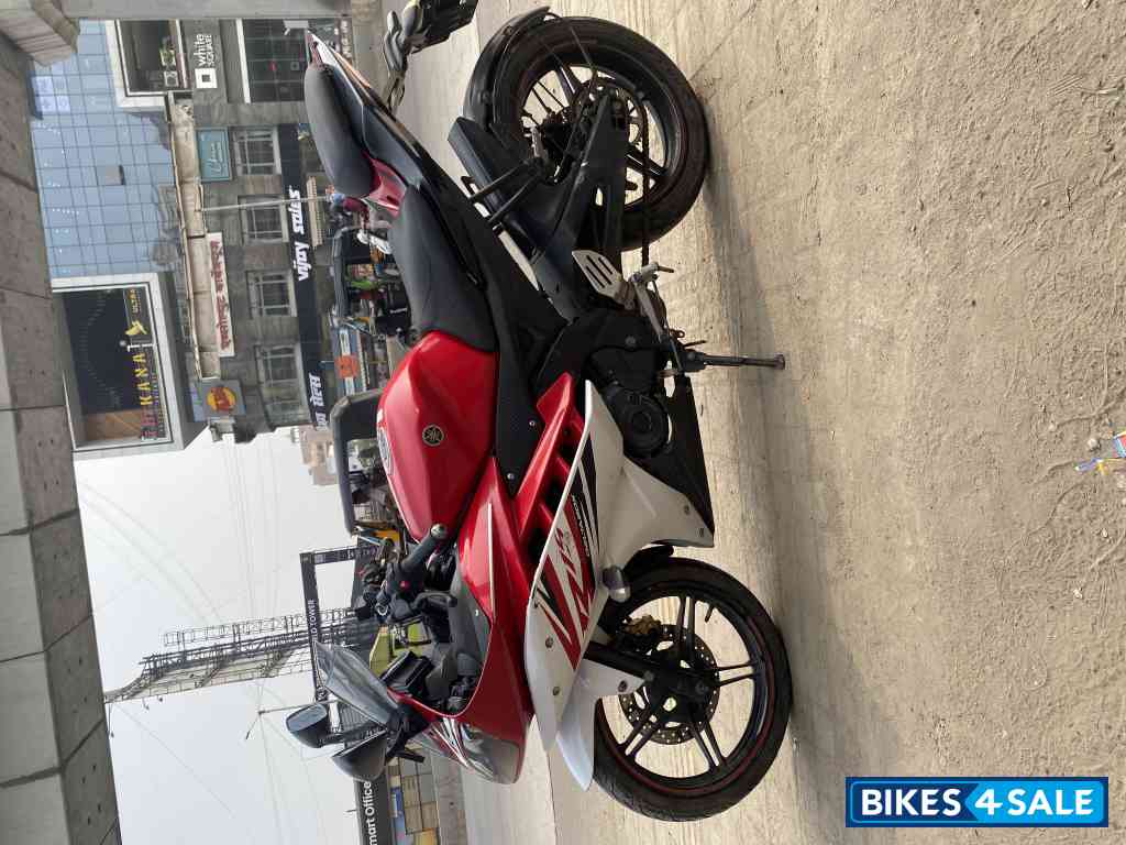 Red White Black Yamaha YZF R15 V2