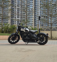 Jawa 42 Bobber Black Mirror 2025 Model