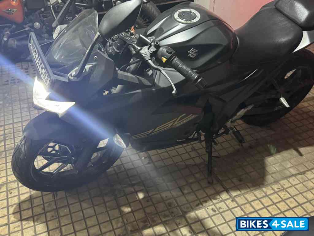Black Suzuki Gixxer SF 250 BS6 Black Suzuki Gixxer SF 250 BS6