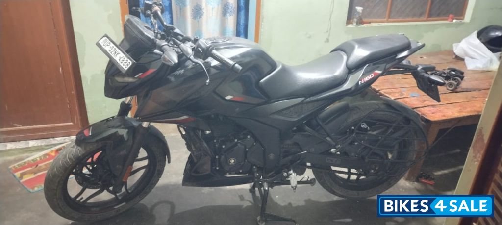 Grey Black Bajaj Pulsar N160 Dual Channel ABS