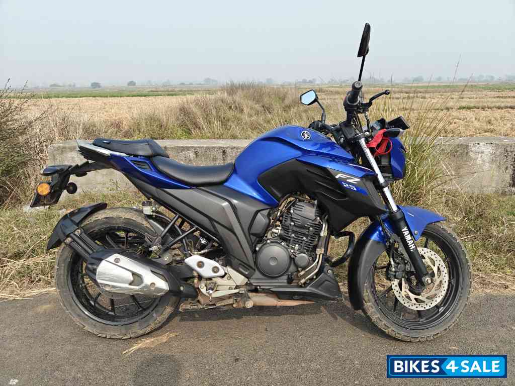 Blue Yamaha FZS 25 BS6 Blue Yamaha FZS 25 BS6
