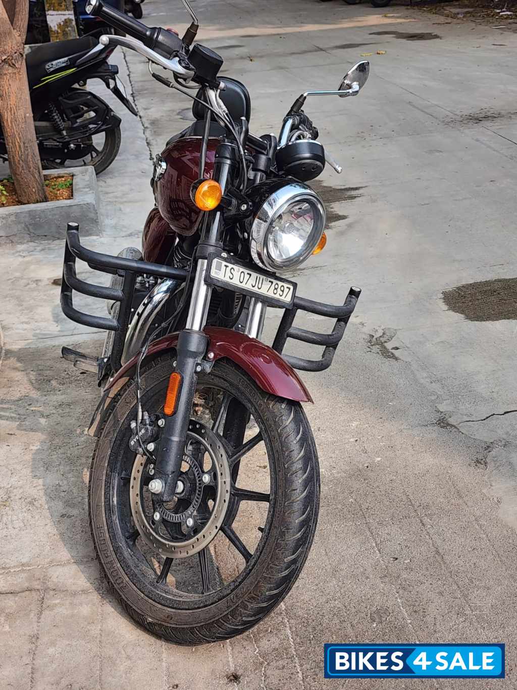 Stellar Red Royal Enfield Meteor 350 Stellar