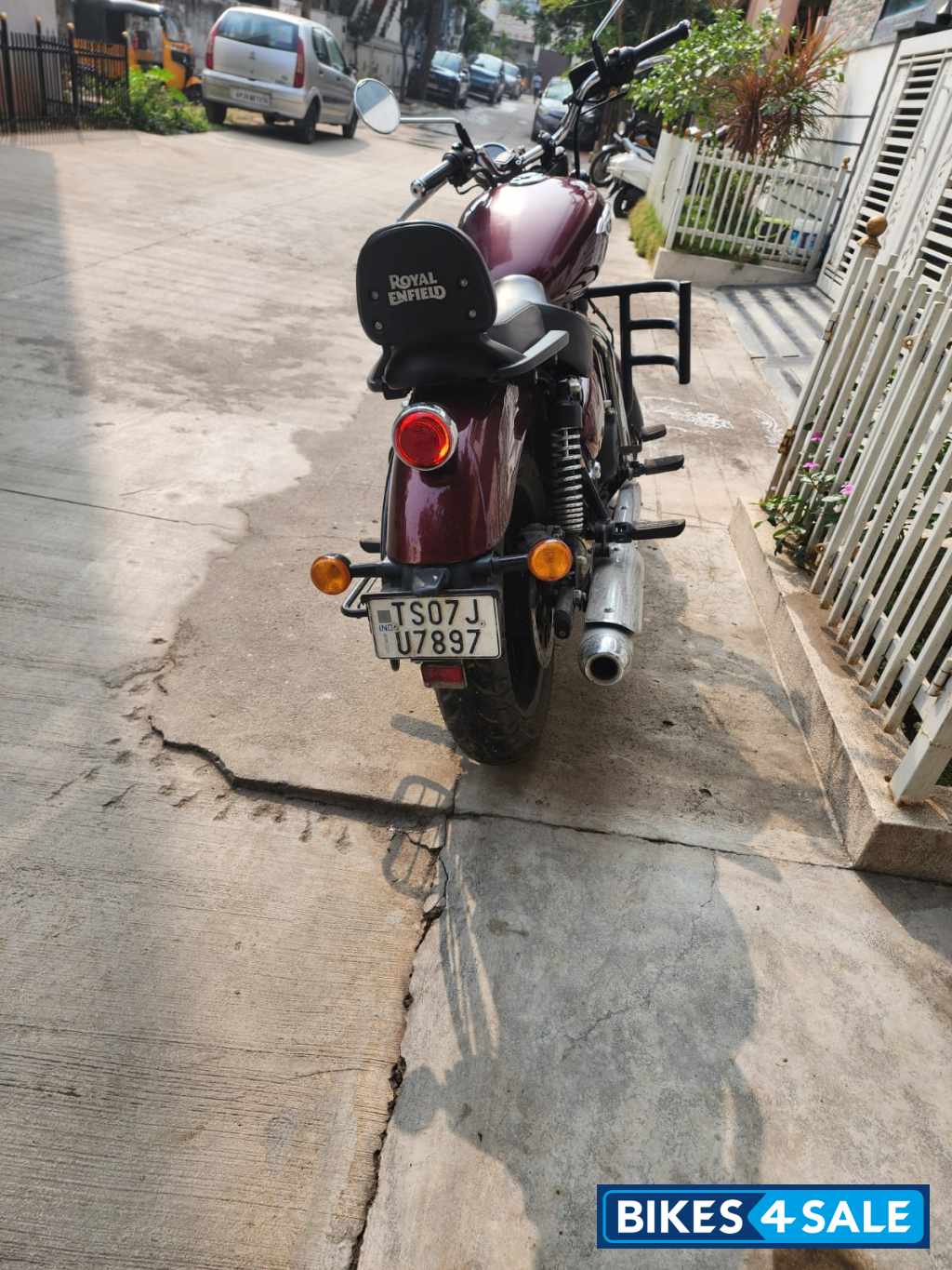 Stellar Red Royal Enfield Meteor 350 Stellar