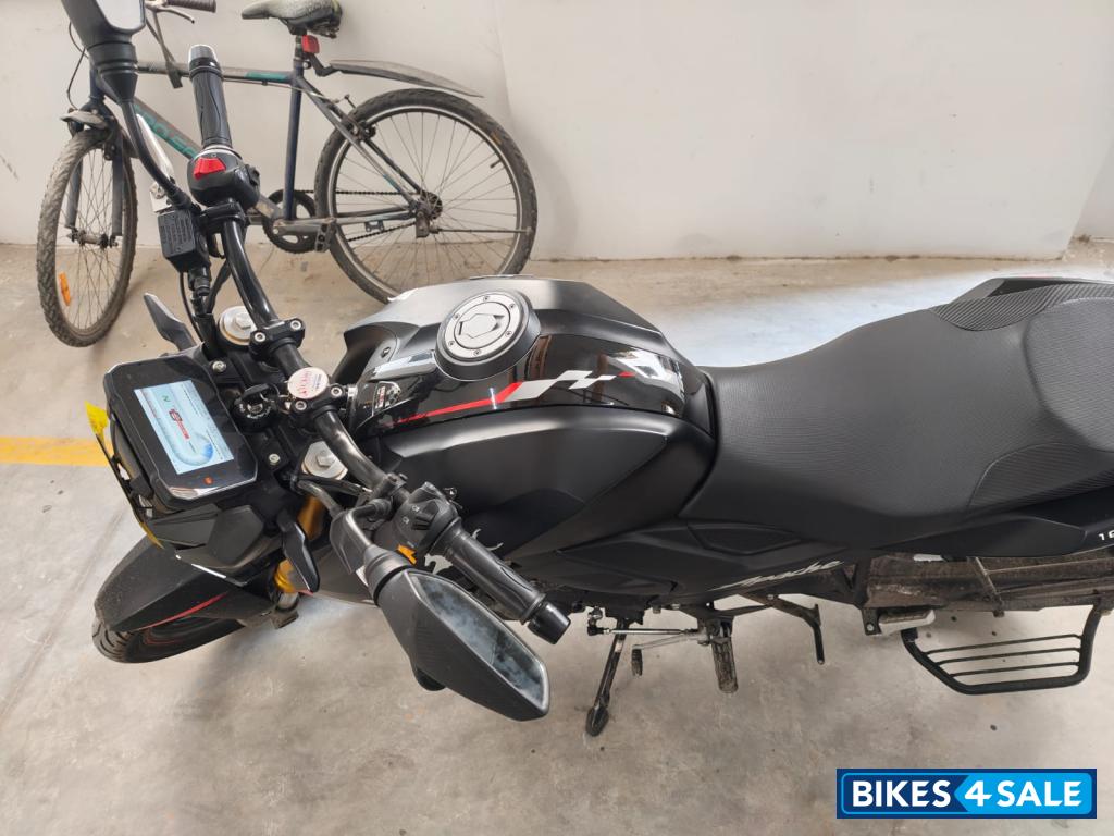 Matte Black TVS Apache RTR 160 4V BS6