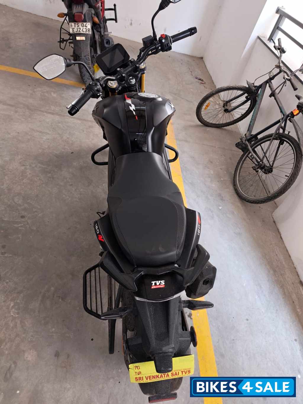 Matte Black TVS Apache RTR 160 4V BS6