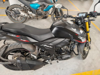Matte Black TVS Apache RTR 160 4V BS6