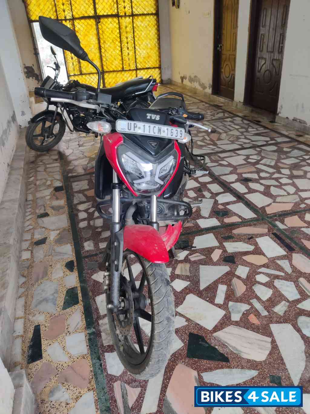 Red TVS Raider Split Seat