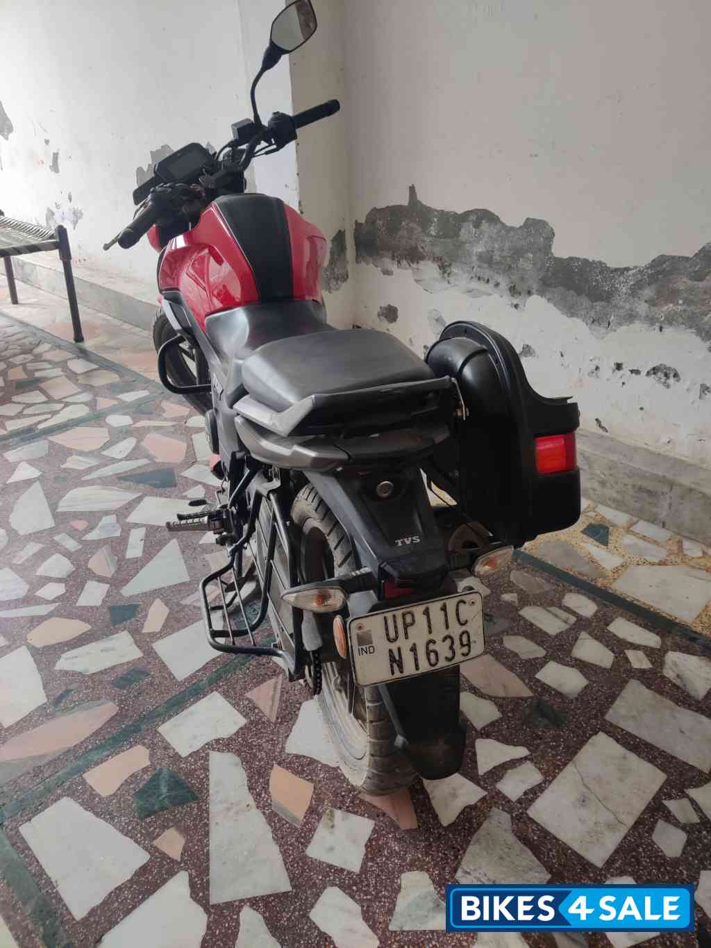 Red TVS Raider Split Seat