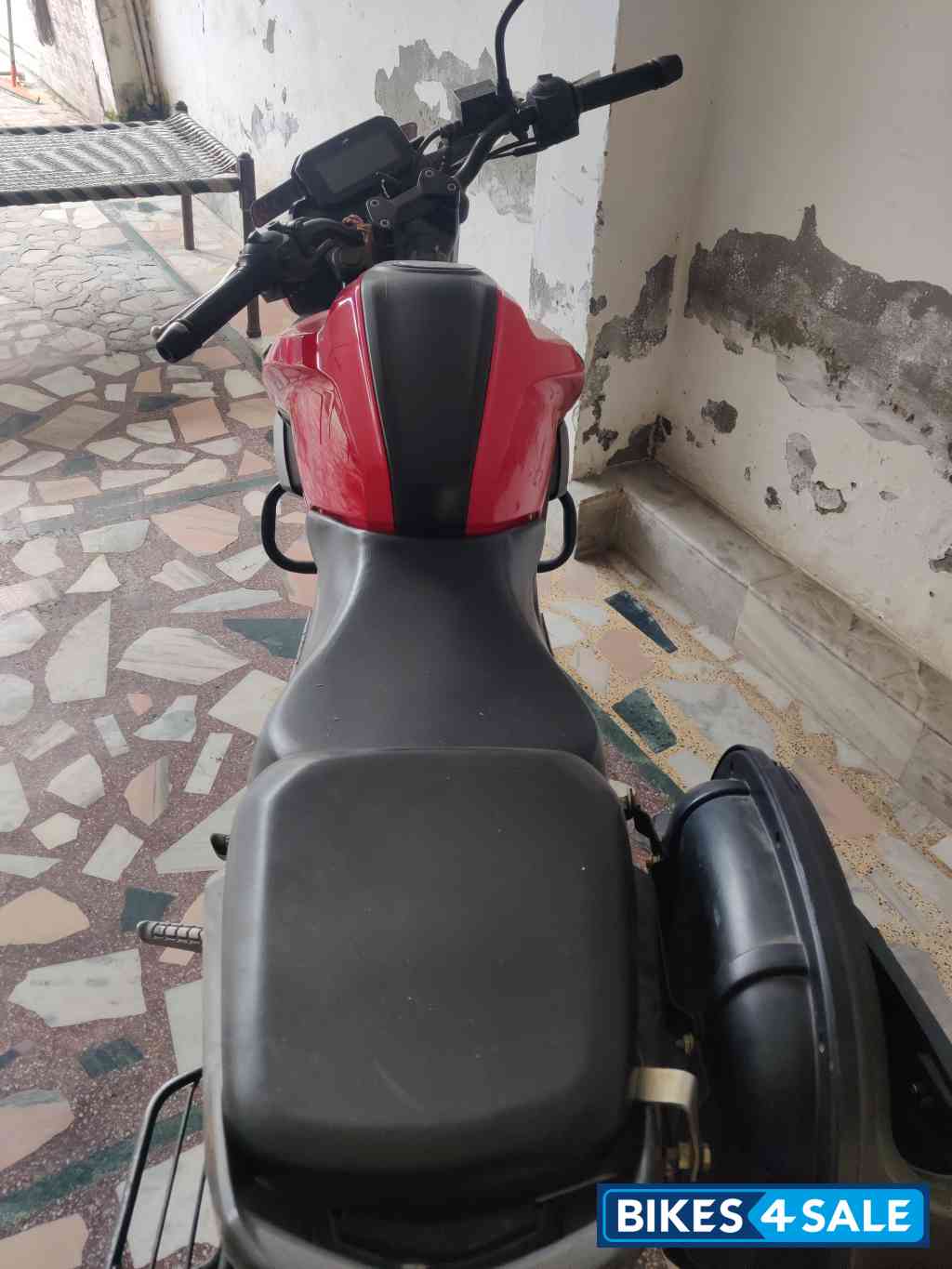 Red TVS Raider Split Seat