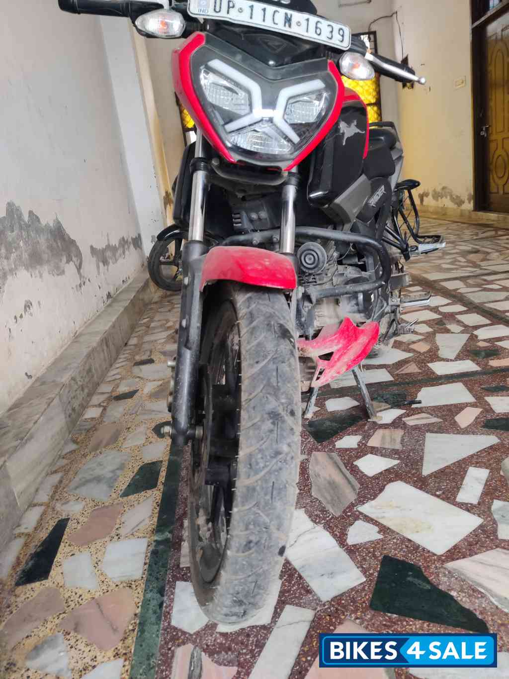 Red TVS Raider Split Seat