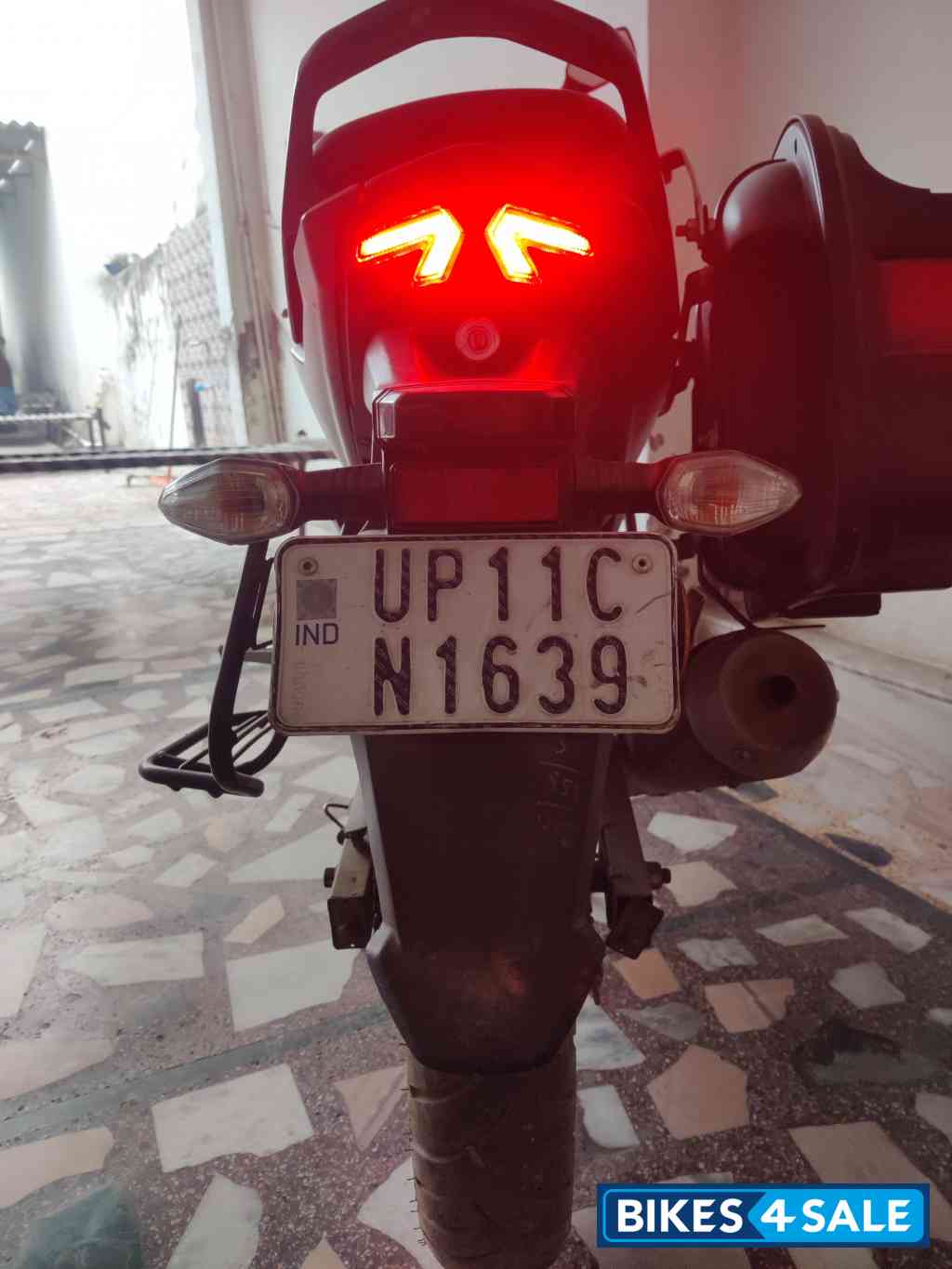 Red TVS Raider Split Seat