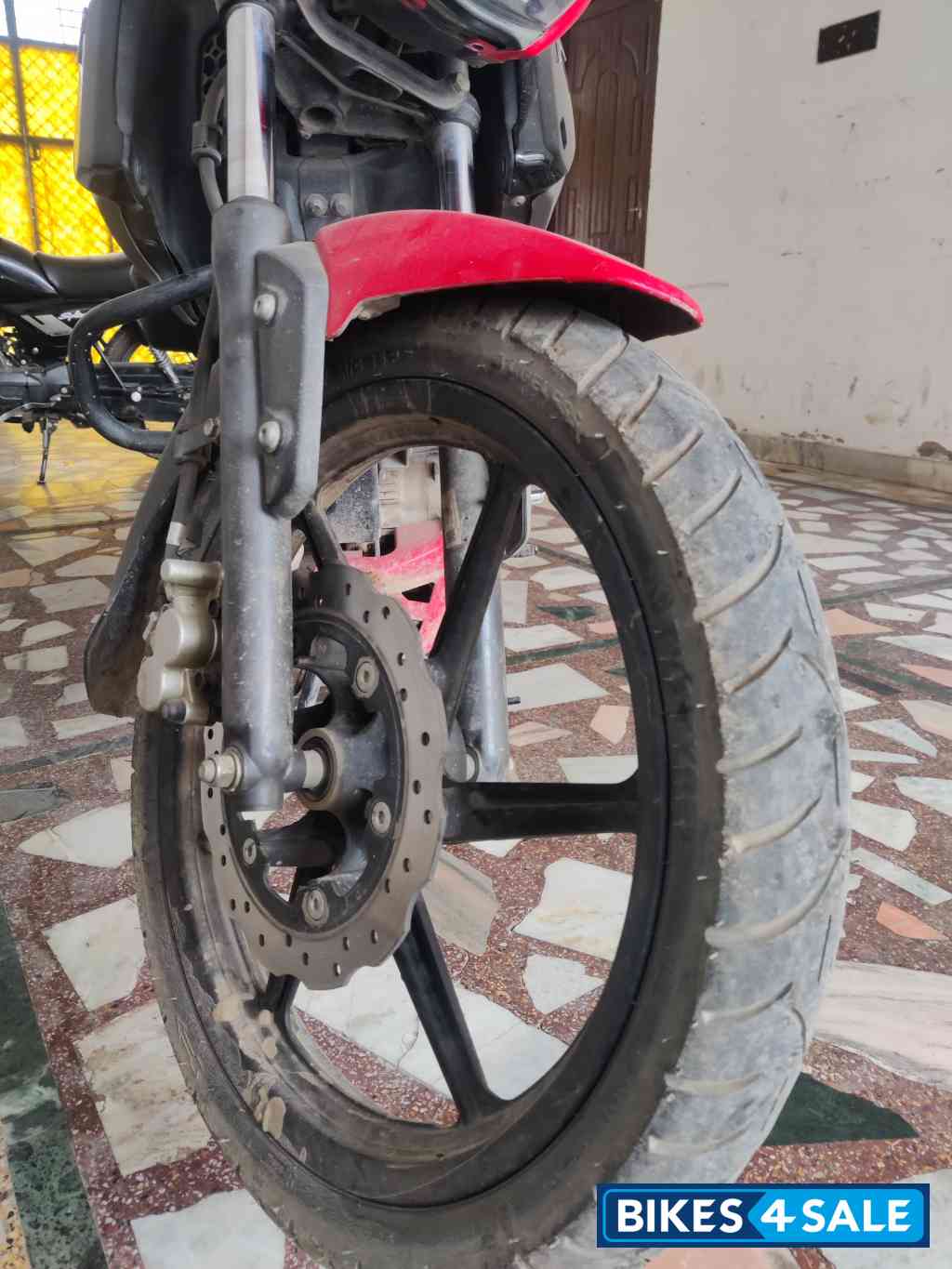 Red TVS Raider Split Seat