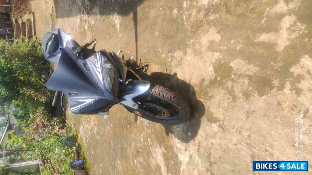 G Silver Yamaha YZF R15 V2