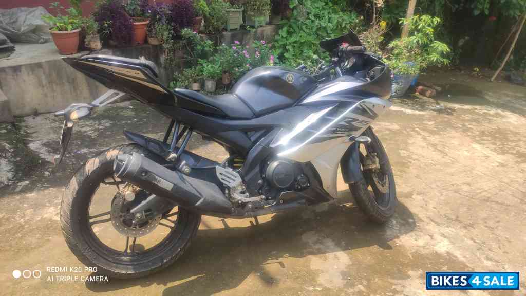 G Silver Yamaha YZF R15 V2