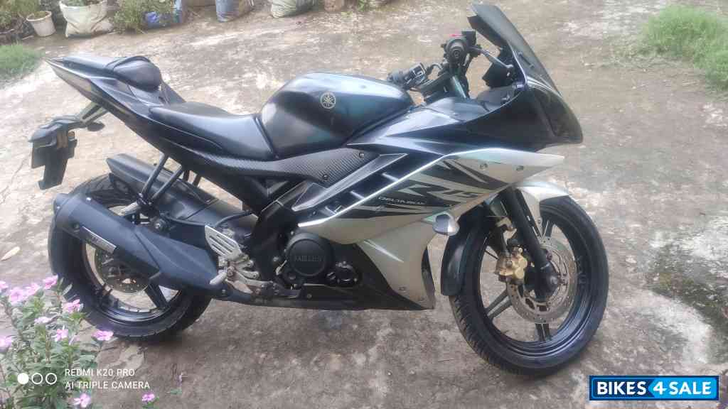 G Silver Yamaha YZF R15 V2