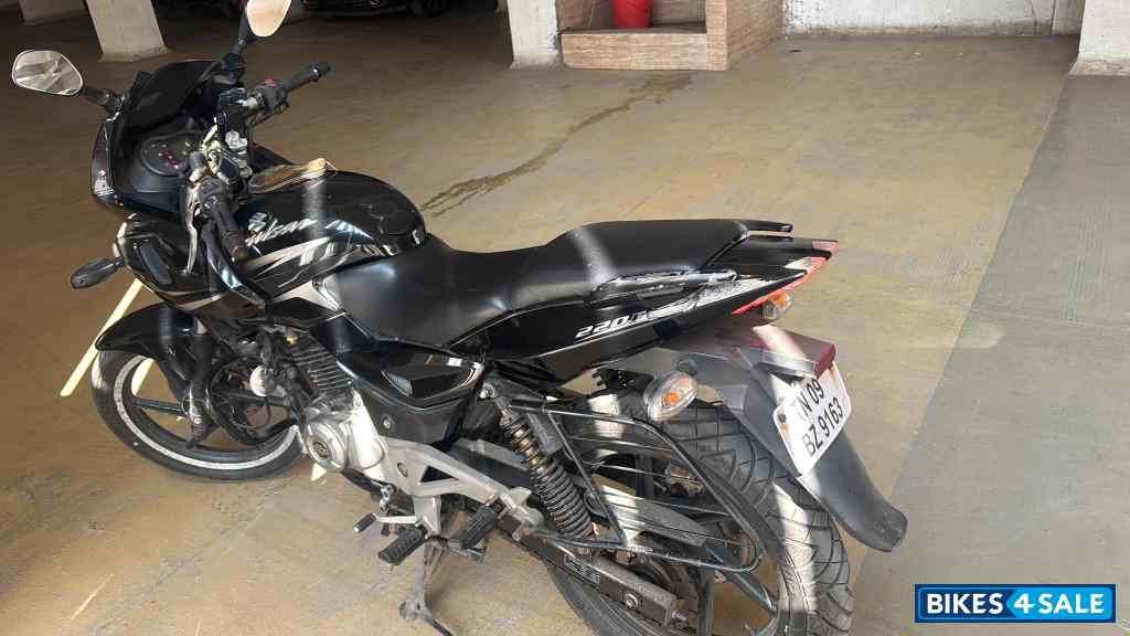 Bajaj Pulsar 220 DTSi
