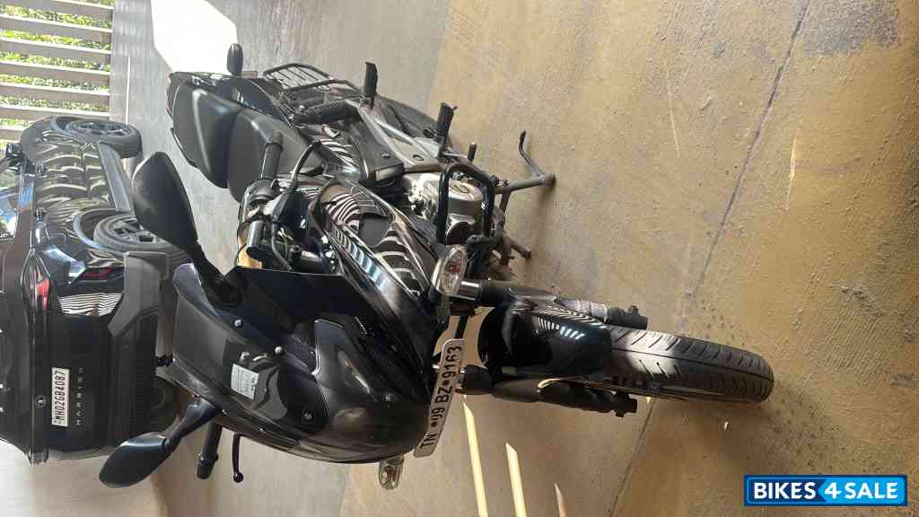 Bajaj Pulsar 220 DTSi