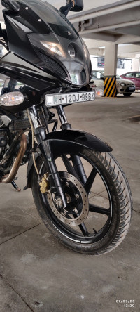 Black Bajaj Pulsar 220F