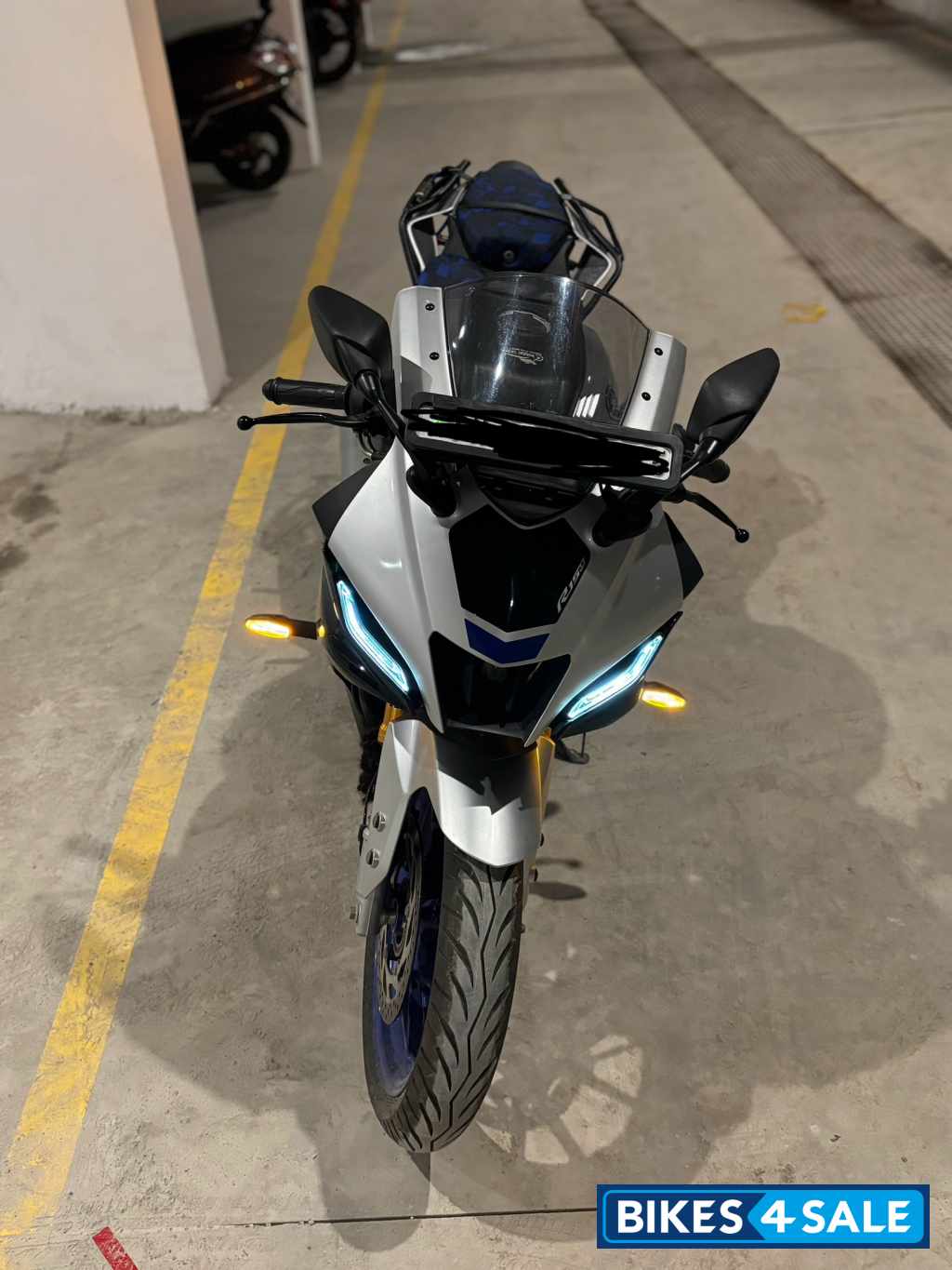 Silver Blue Yamaha R15M