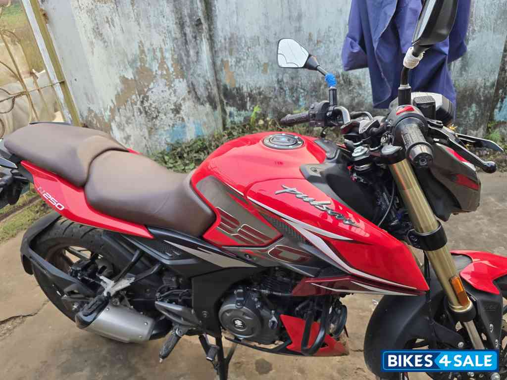 Bajaj Pulsar N250