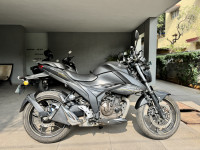 Black Suzuki Gixxer 250