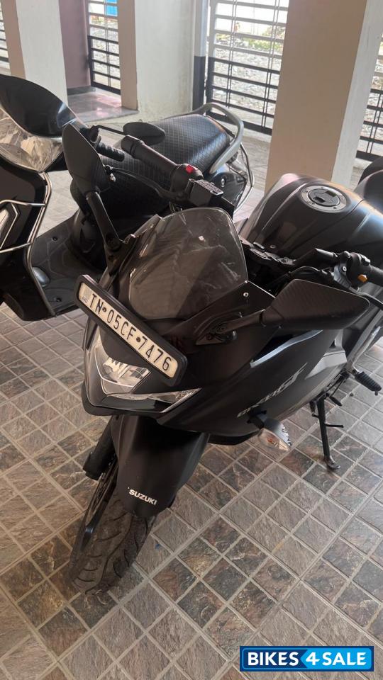 Matte Black Suzuki Gixxer SF 250 Matte Black Suzuki Gixxer SF 250