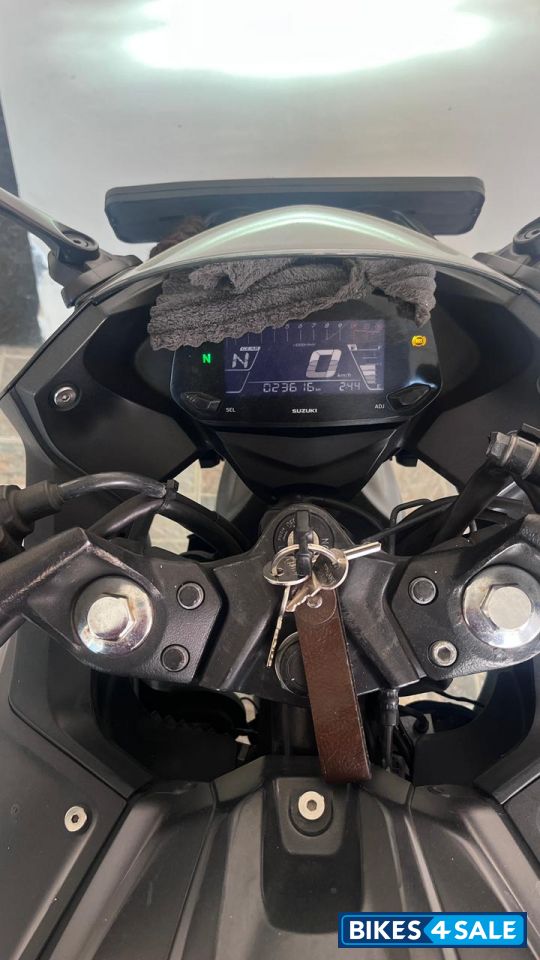 Matte Black Suzuki Gixxer SF 250 Matte Black Suzuki Gixxer SF 250