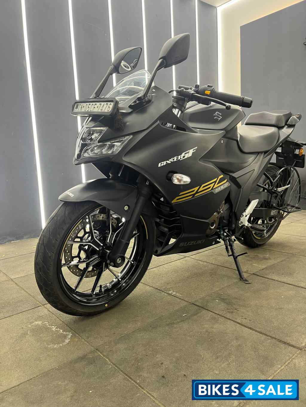 Matte Black Suzuki Gixxer SF 250 Matte Black Suzuki Gixxer SF 250