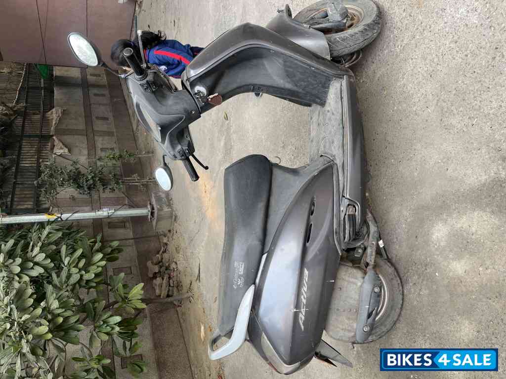 Mitalic Grey Honda Activa