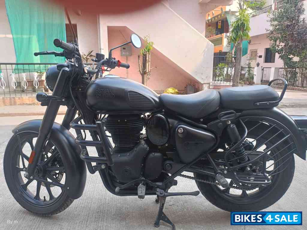 Stealth Black Royal Enfield Classic 350