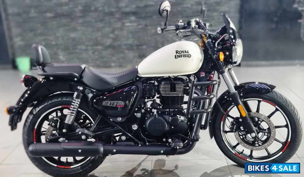 Royal Enfield Meteor 350 Fireball