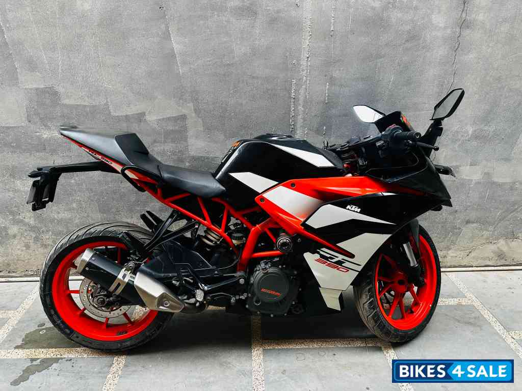 Orange And Black KTM RC 390 2020