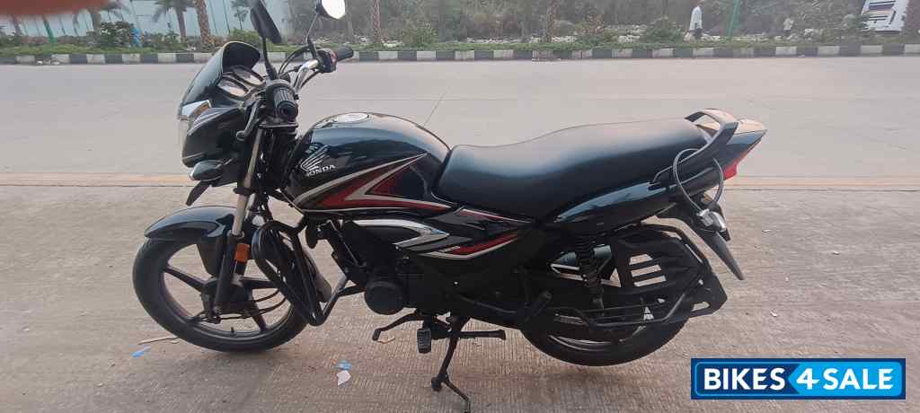 Black Honda Shine 125 Drum