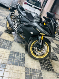 Black And Golden Yamaha R15 V4