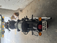 Black Royal Enfield Classic 500