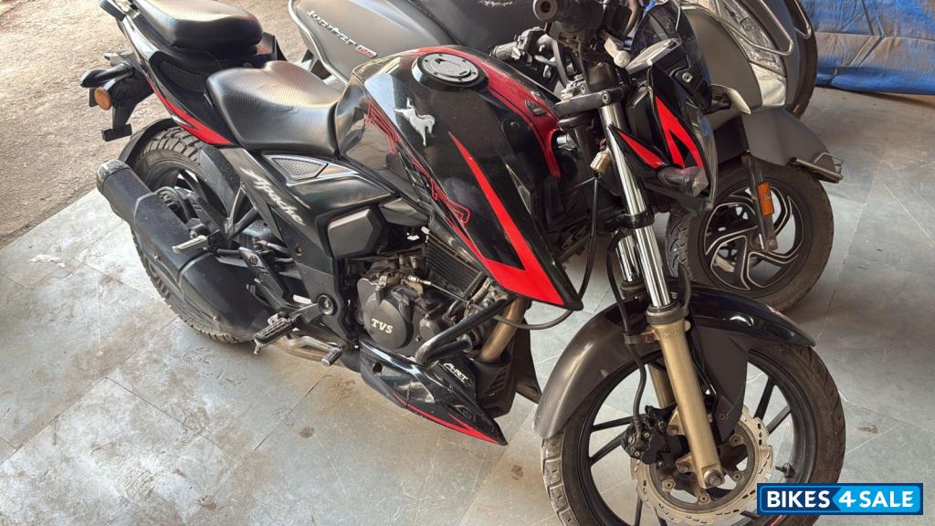 Black And Red TVS Apache RTR 200 4V