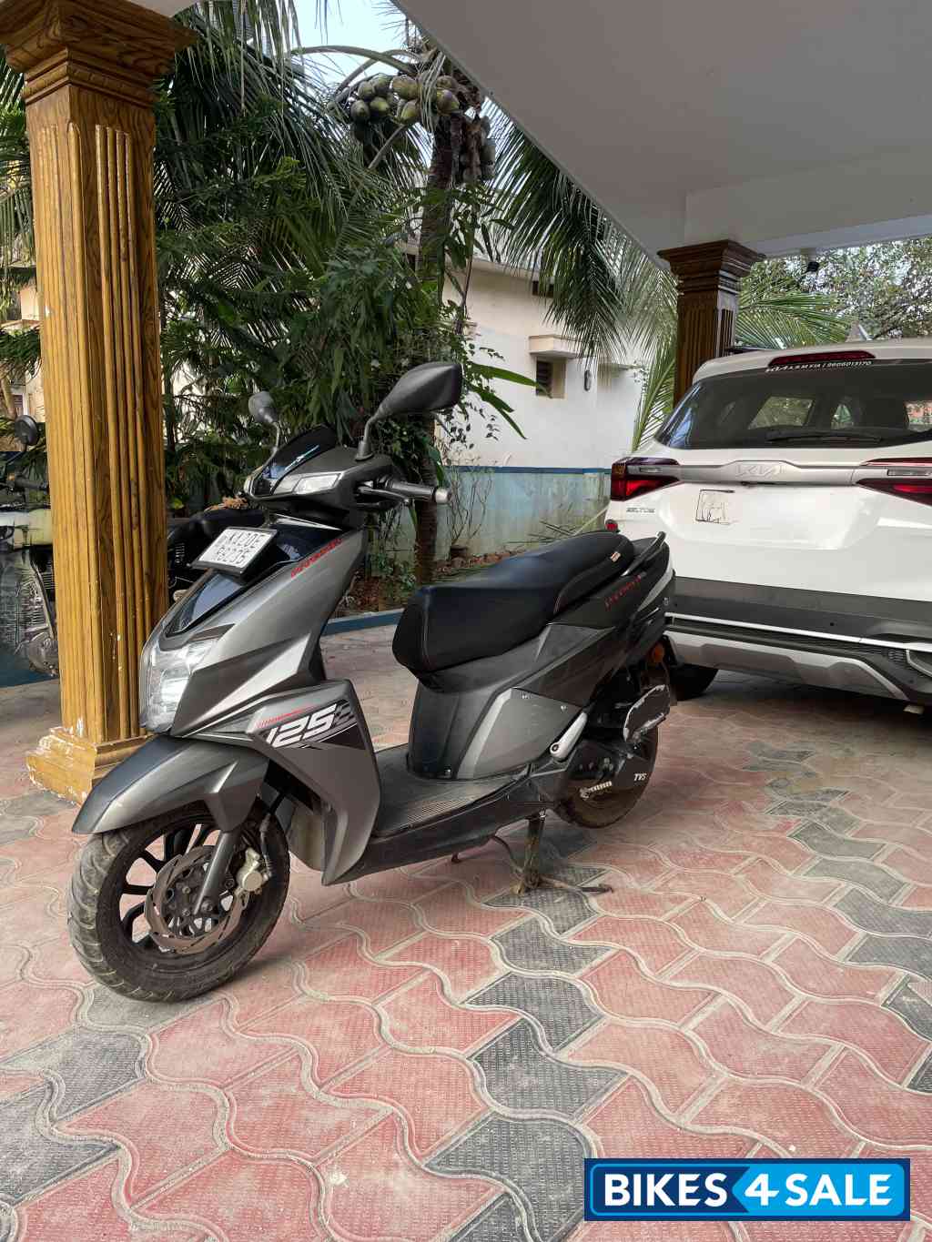 Metallic Grey TVS NTORQ 125