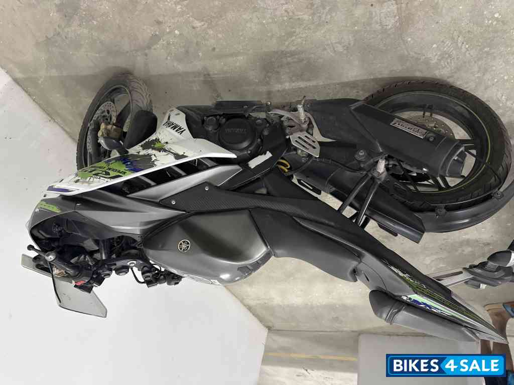 Yamaha YZF R15 V2