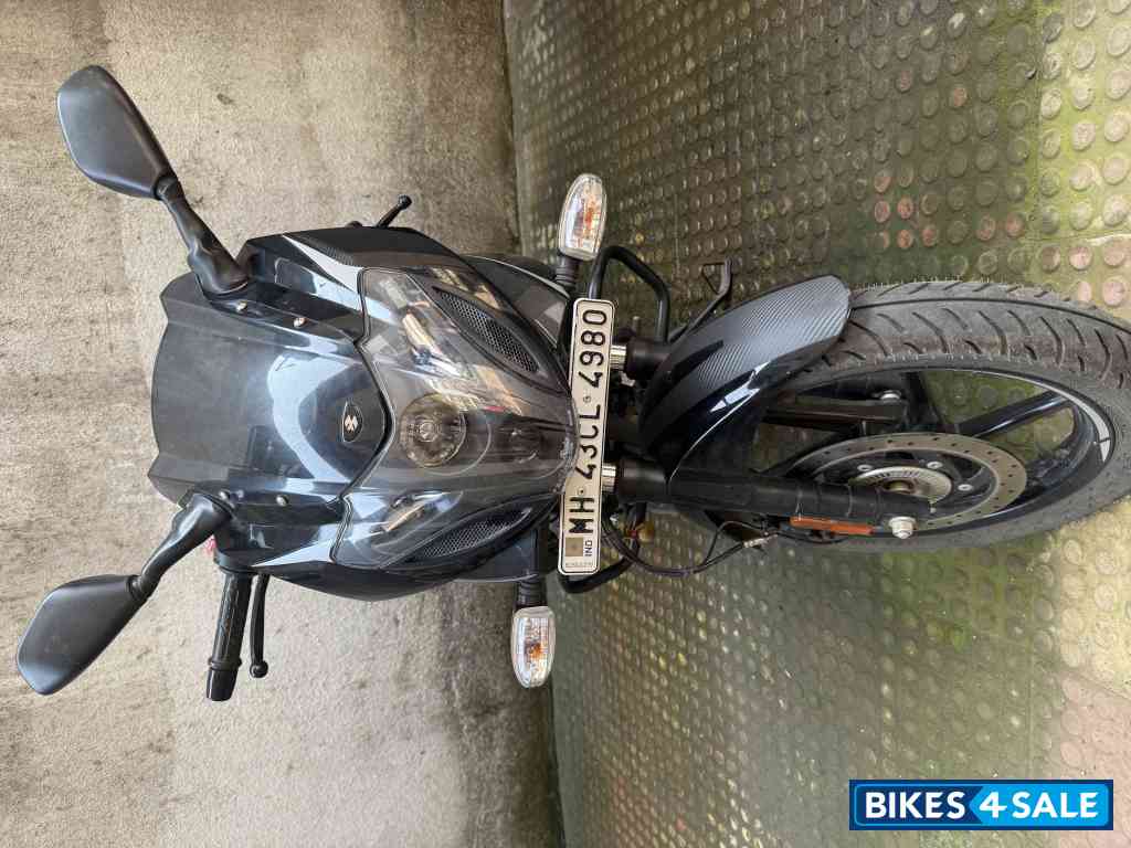 Bajaj Pulsar 220F BS6