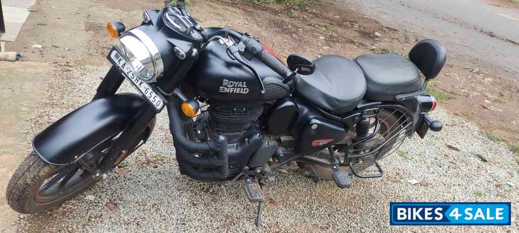 Stealth Black Royal Enfield Classic 350