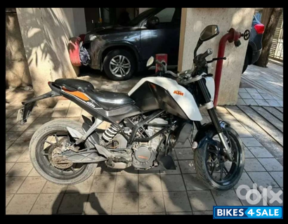 White KTM Duke 200