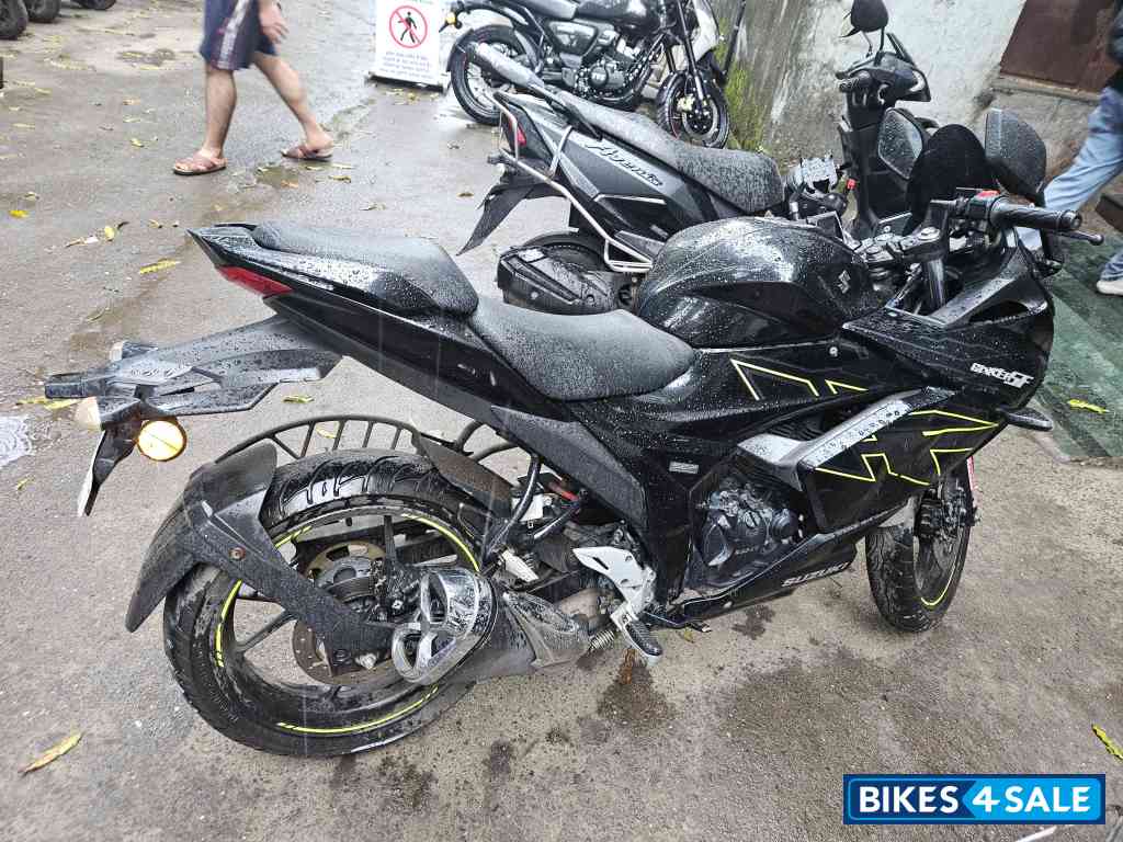 Suzuki Gixxer SF