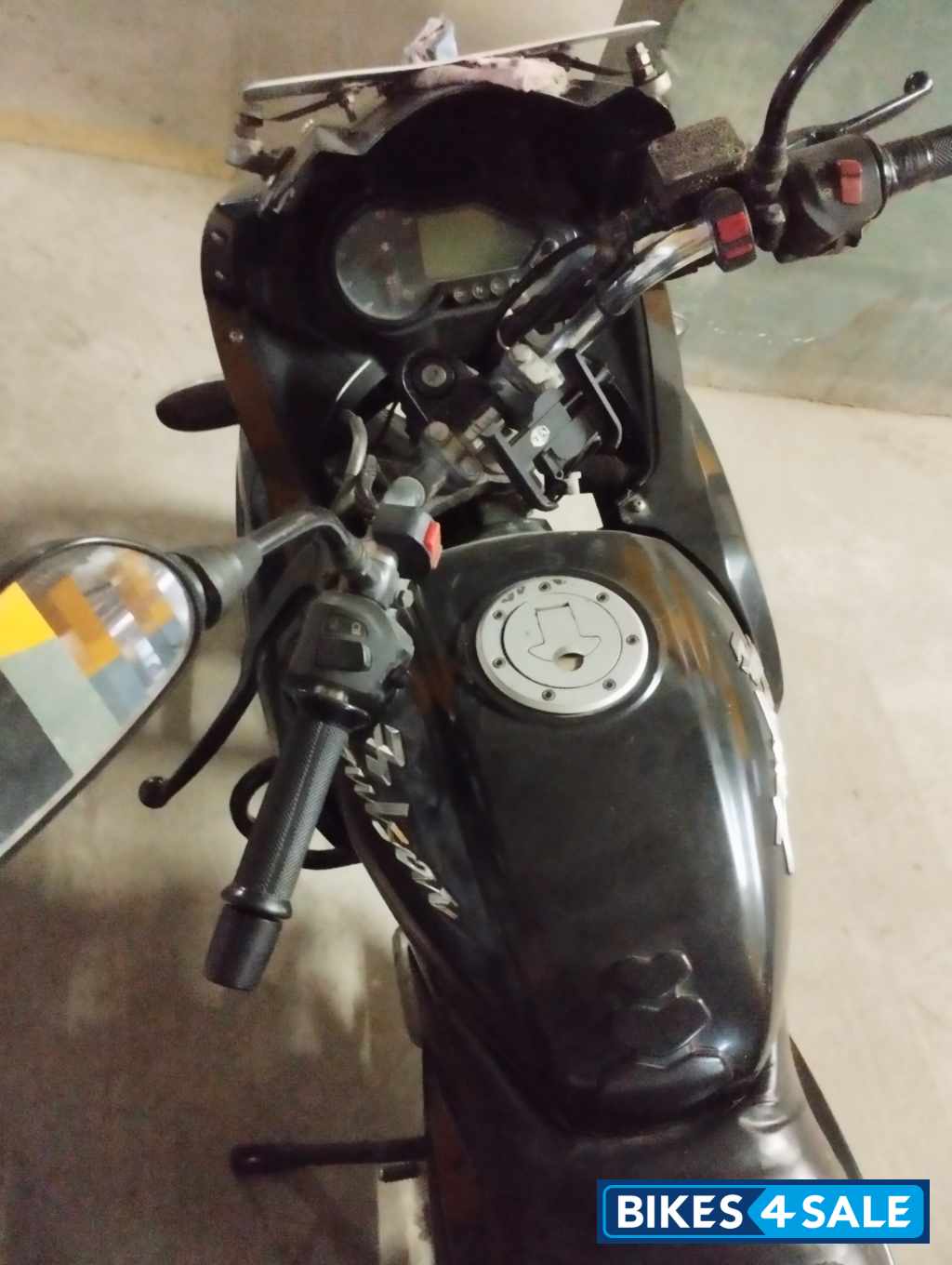 Black Bajaj Pulsar 220 DTSi