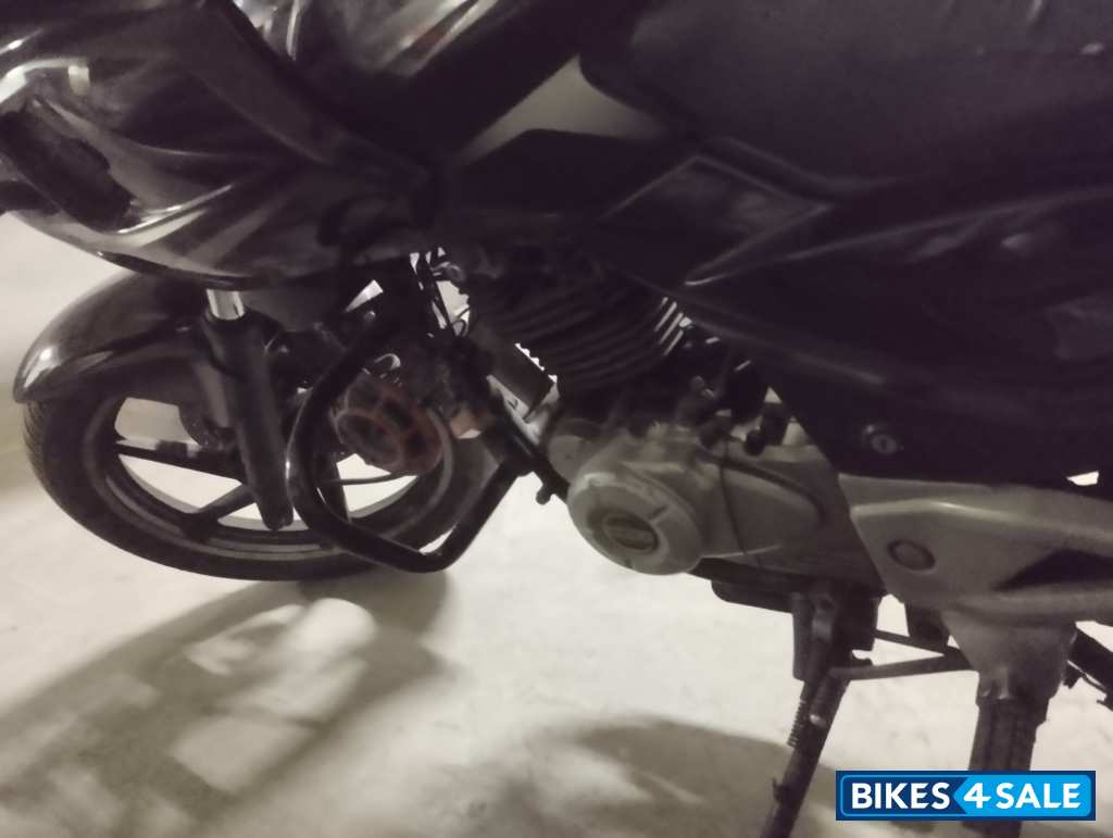 Black Bajaj Pulsar 220 DTSi