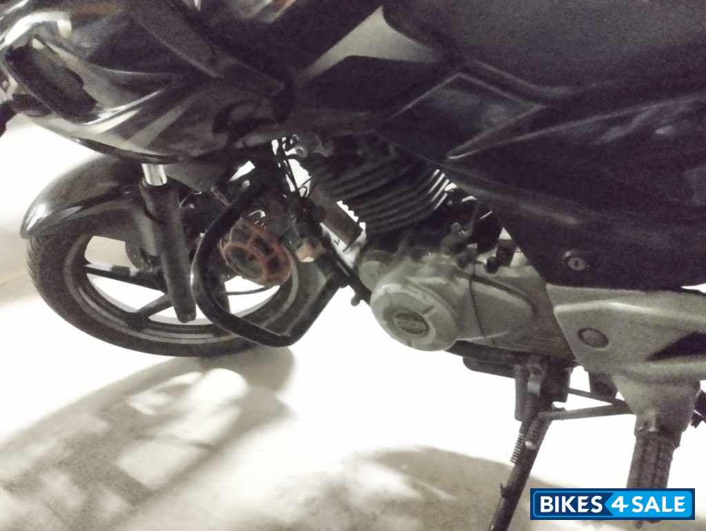 Black Bajaj Pulsar 220 DTSi