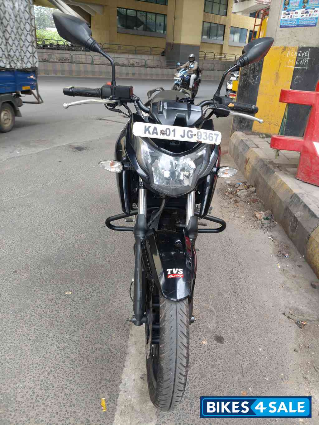 Black TVS Apache RTR 160 4V
