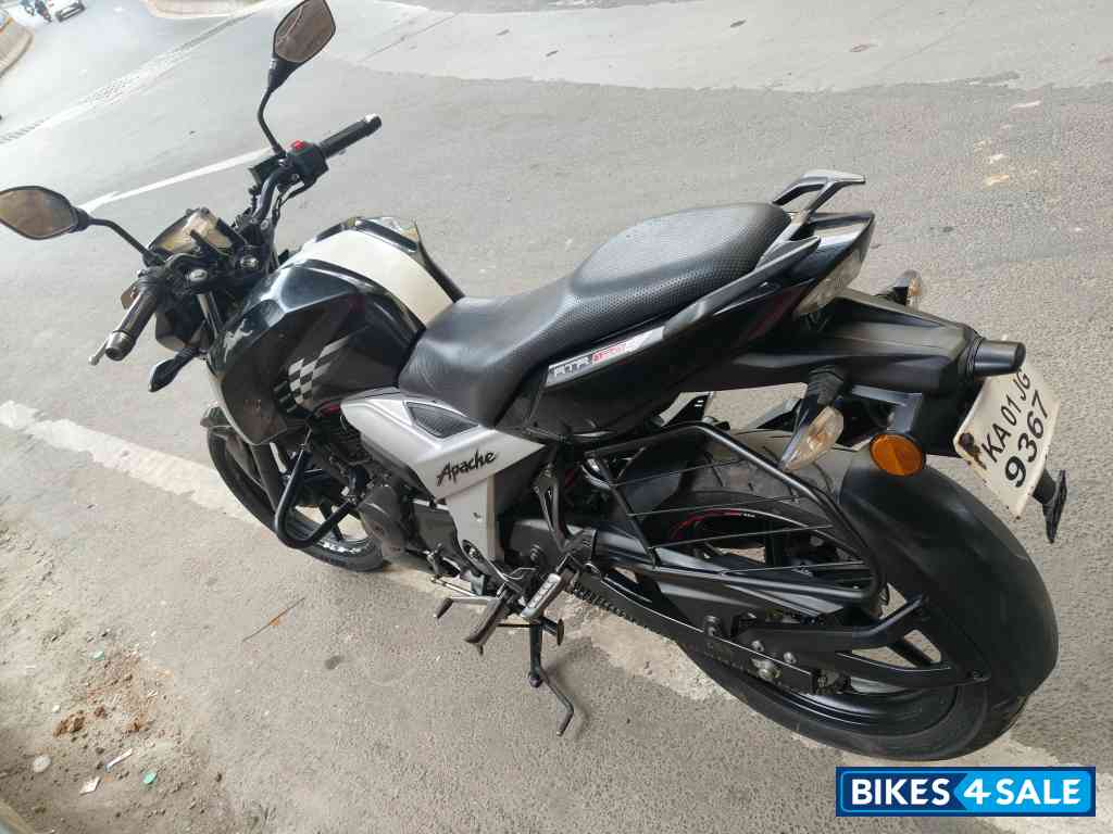 Black TVS Apache RTR 160 4V