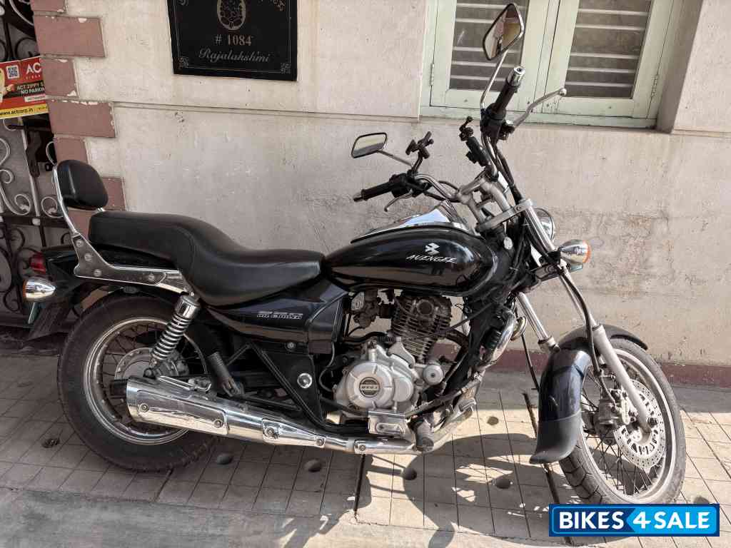 Bajaj Avenger 220 DTS-i